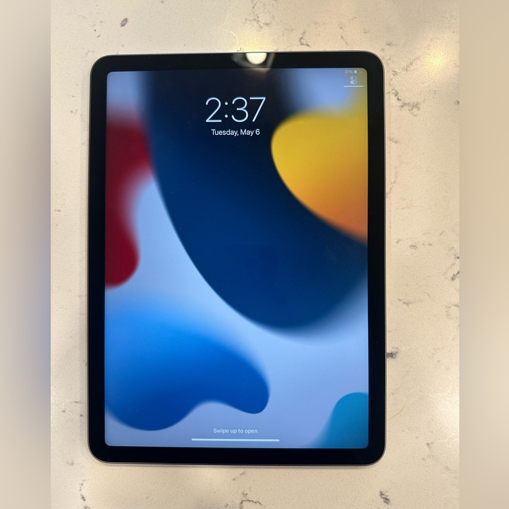 Apple Black iPad Air 68GB & Standing Case